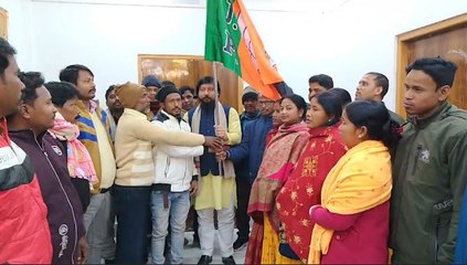 লোকসভা নির্বাচনের আগে ভেটাগুড়িতে মন্ত্রী নিশীথ প্রামাণিকের হাত ধরে দলবদল ৩৫ পরিবারের