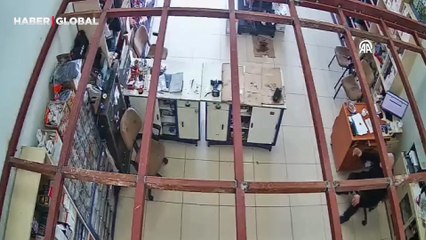 Malatya'da deprem anının en net görüntüsü kaydedildi!