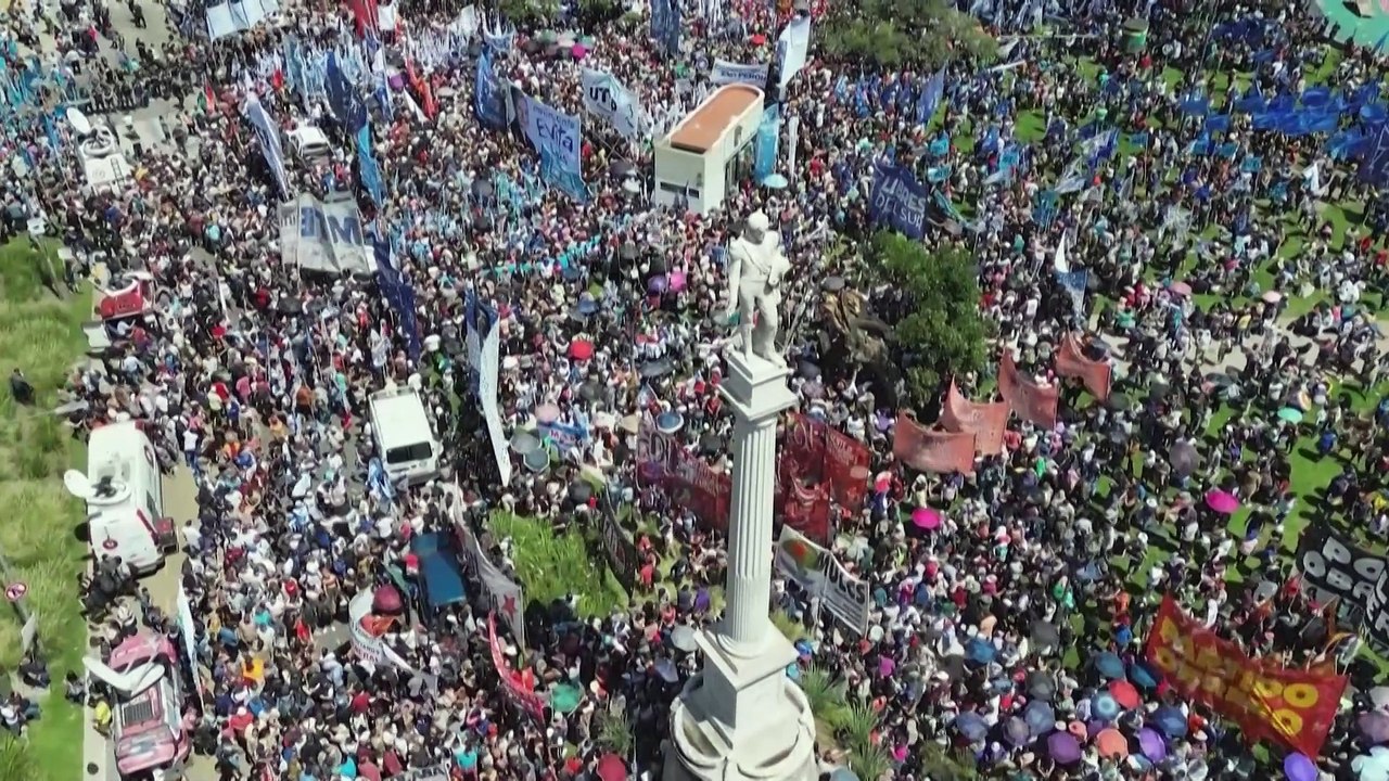 Massenproteste in Argentinien gegen Reformen des neuen Präsidenten Milei