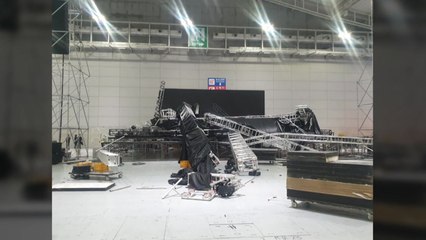 광주에서 콘서트 무대장치 무너져...작업자 4명 부상 / YTN