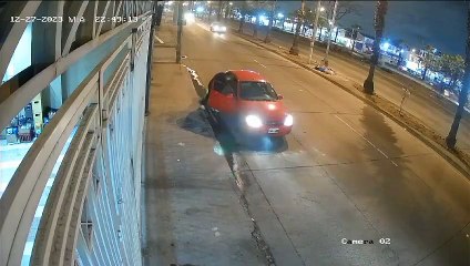 Extorsionador le estalla explosivo que iba colocar en un comercio