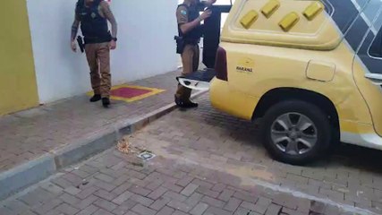 Homem agride mãe com pedaço de madeira e é detido pela Polícia Militar