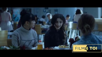 Étudiant populaire du lycée piégé dans une boucle temporelle après un accident de voiture mortel