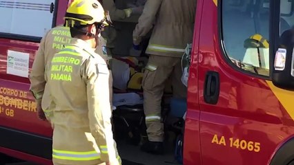 Motociclista quebra clavícula em acidente com caminhão no Trevo Cataratas