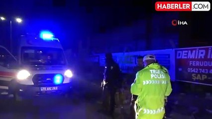 Otomobil aydınlatma direğine çarptı: 1 yaralı