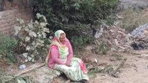 सुखदेव गोगामेड़ी हत्‍याकांड:JCB चलती देख फूट-फूटकर रोईं रोहित की मां,बोलीं-मेरे फौजी पति ने बनाया घर