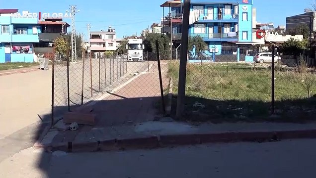 'Tapulu arazim' dedi insanları geçirmedi, tellerle kapadı