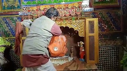 साल का आखिरी पुष्य नक्षत्र,  प्रथम पूज्य गजानन का किया पंचामृत अभिषेक