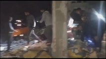 I soccorsi dopo il bombardamento al campo profughi di al-Maghazi