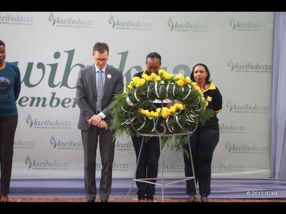 Umuyobozi wa MTN ku Isi yunamiye abatutsi bazize Jenoside ku rwibutso rwa Kigali