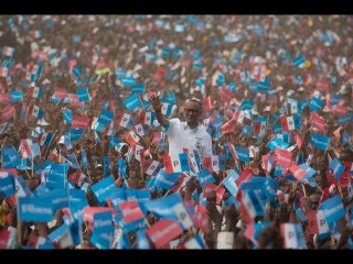 Ibihumbi by'abaturage bitabiriye gutangiza ibikorwa byo kwiyamamaza bya Perezida Kagame mu Ruhango