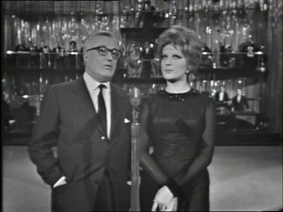 Vittorio De Sica & Mina "Amarsi quando piove"