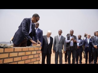 Perezida Kagame Paul yashyize ibuye ry’ifatizo ahazubakwa ikibuga mpuzamahanga cy’indege cya Bugeser