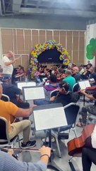 Pavel Núñez ensaya a todo dar para su sinfónico del viernes 29 de diciembre