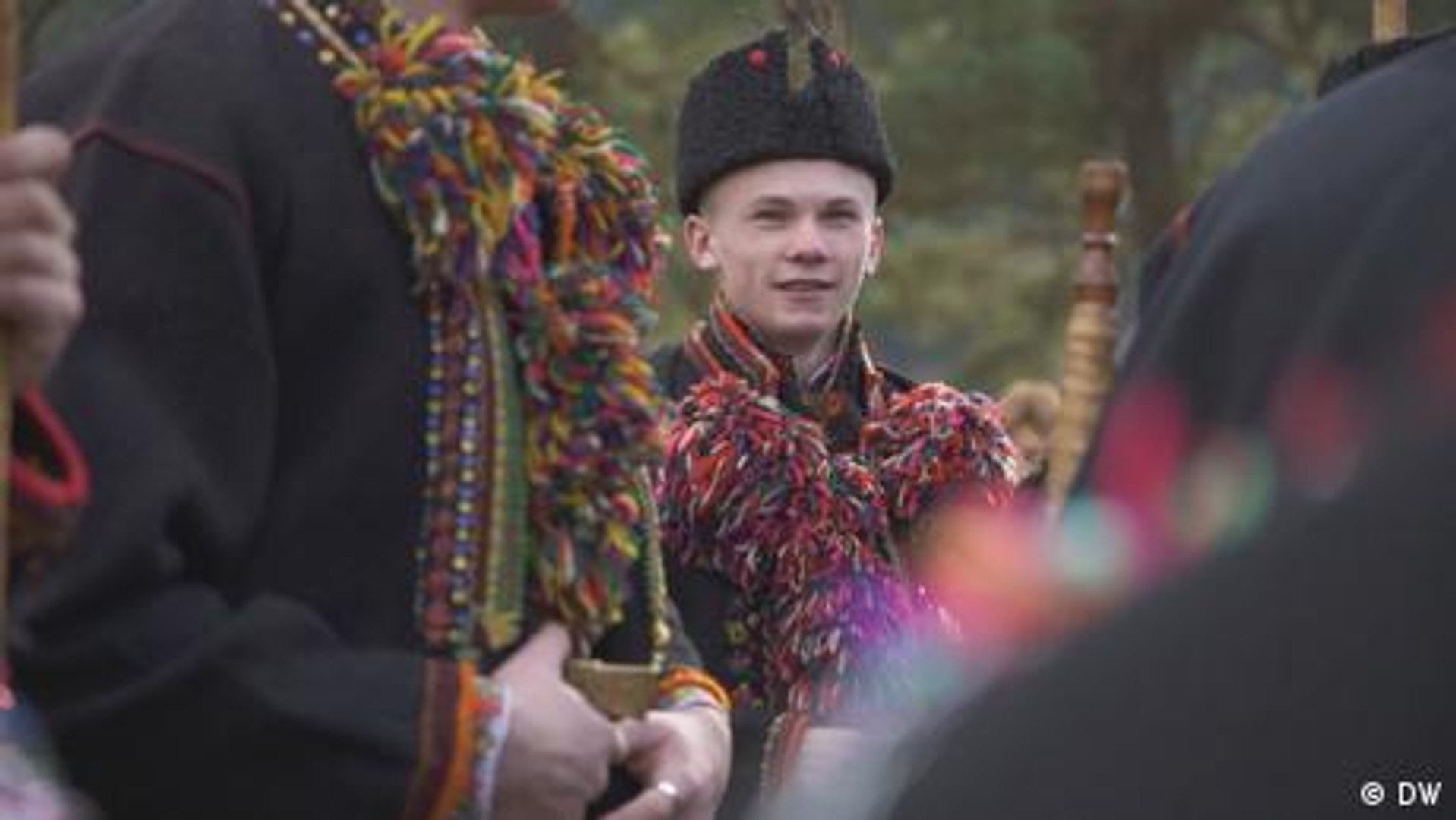 ⁣Ukrainian carol singers celebrate despite war