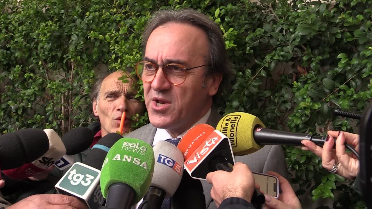 Manovra, Bonelli: "Soldi a lobby energetiche e banche, tagli a pensioni e sanita'"