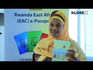 Aba mbere bashyikirijwe pasiporo z'u Rwanda zigezweho