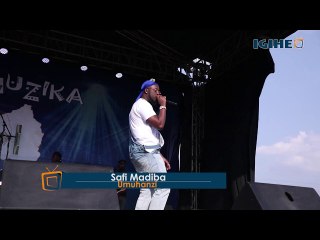 IWACU MUZIKA FESTIVAL: Safi yabyinishije umukobwa, benshi barumirwa