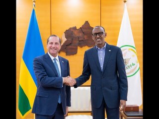 President Kagame receives U.S Secretary of Health and Human Services Alex M. Azar II