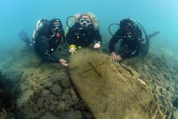 Van Gölü'nden muhteşem su altı görüntüleri: Dalgıçlar kale kalıntısına daldı