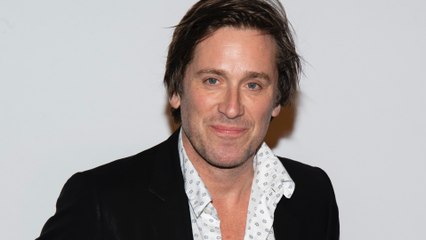 gala video - Thomas Dutronc amusé par son image de “sex-symbol” : “J’ai dû passer à côté d’un truc”