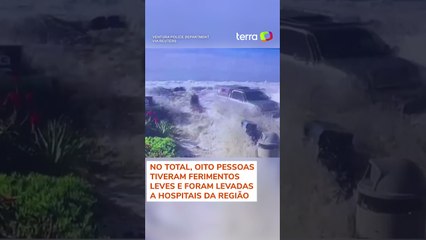 下载视频: Forte onda invade praia e deixa oito feridos nos Estados Unidos #shorts