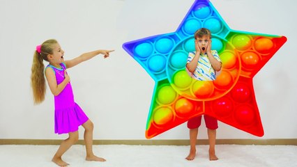 Exciting Pop It Challenge with Diana & Roma! 🎉