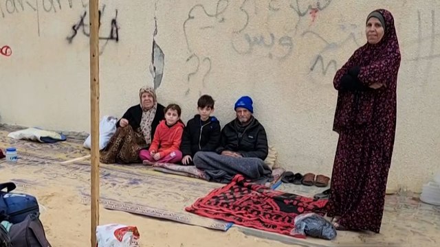 عائلات نازحة في رفح لا تجد مكانا يؤويها سوى الشارع