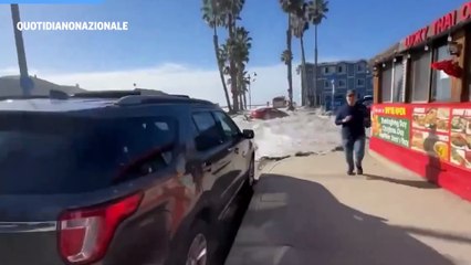 Onde anomale si abbattono sulla California