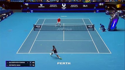 Fokina breezes past Wild