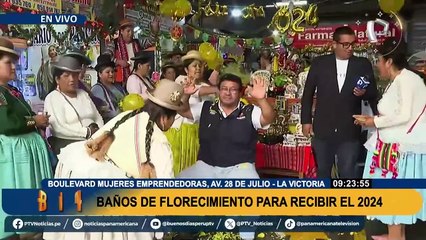 Cábalas para este 2024 en feria de av. 28 de Julio: hacen baño de florecimiento a camarógrafo de BDP EN VIVO