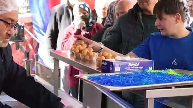Bursa’da şehitlerin anısına lokma dağıtıldı