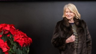 Martha Stewart Wore a Linen and Lace Nightgown in Her Latest Thirst Trap