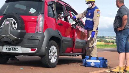Mulher é socorrida após acidente de trânsito na rodovia BR-467