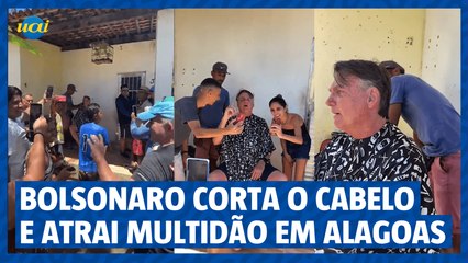 Ex-presidente Jair Bolsonaro foi flagrado cortando o cabelo em Porto de Pedras - AL