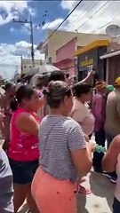 VÍDEO: posto da Embasa é alvo de 'ovadas' após falta de água em cidade baiana
