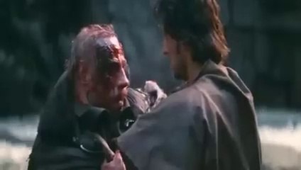 جندي راجع من الحرب بعد10سنين لقه صحبه مقتو.ل ف الشارع فكرر انه يجيب حق صحبه