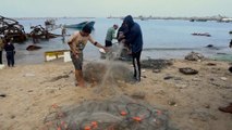 توقف حركة الصيد في ميناء غزة بعد تدمير الاحتلال لأغلب مراكب الصيد