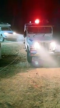 पुलिस को देखकर, गौतस्कर हवाई फायर कर गौवंश से भरी कैंटरा को छोड़कर फरार