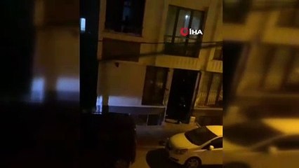 Evini dikizlediğini iddia eden komşusunun evine pompalı tüfekle mermi yağdırdı