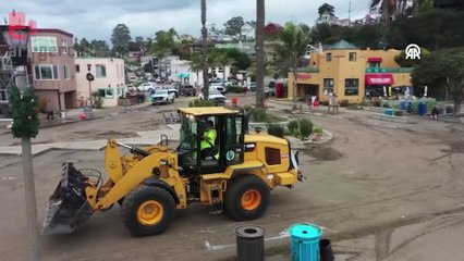 Dev dalgalar Kaliforniya'da hasara yol açtı