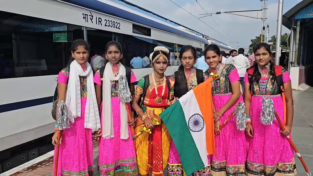 கோவை - பெங்களூரு வந்தே பாரத் ரயில்சேவை காணொலி காட்சி வாயிலாக துவக்கி வைத்த பிரதமர்