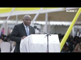 Impanuro Minisitiri w'Intebe Dr Ngirente yahaye Musenyeri Musengamana Papias wa Diyosezi ya Byumba