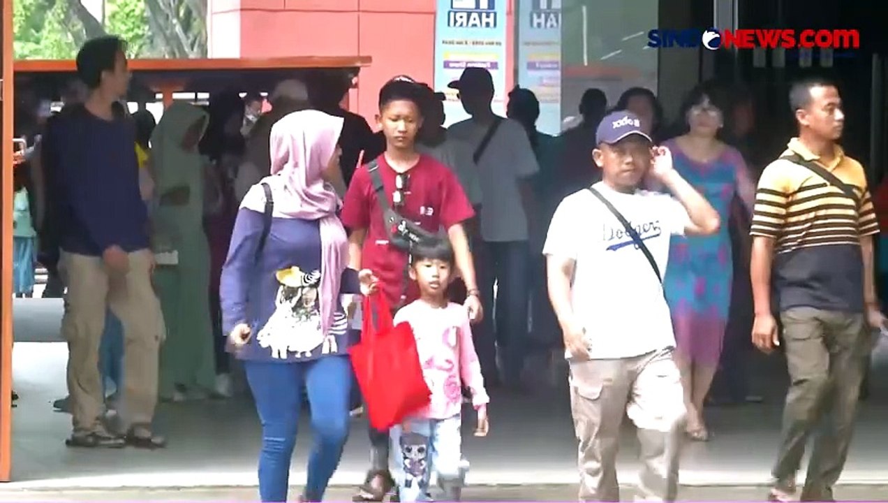 Laporan Suasana Libur Tahun Baru, Pengunjung Padati TMII hingga Pengelola Antsipasi Kantong Parkir