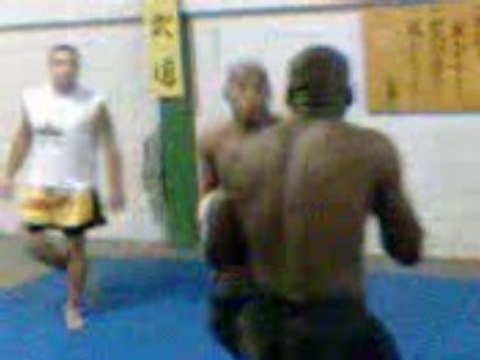 STEFF BOXE THAI(MUAY THAI)
