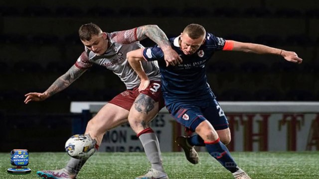Goalkeeper Scores 30-yard SCREAMER as Part-Timers Arbroath Throw on Reserve Shot-Stopper