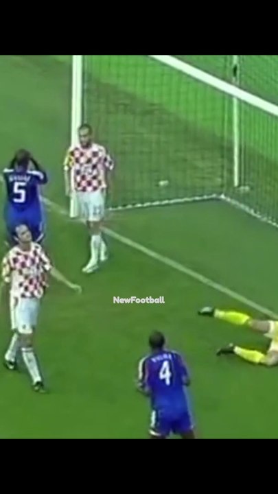 Zidane Epic Ball Control #football #soccer #zidane #videos