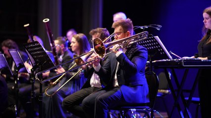 Nowiny/ “Przetańczyć całą noc”. Koncert noworoczny w mieleckim SCK