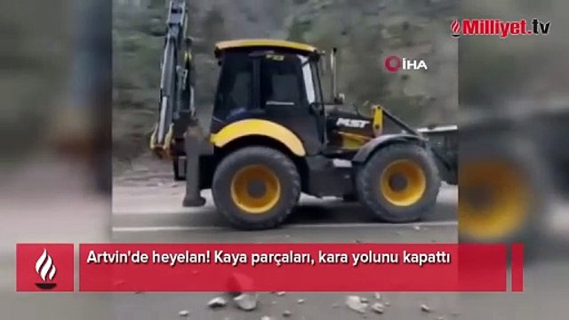 Artvin'de heyelan! Kaya parçaları, kara yolunu kapattı