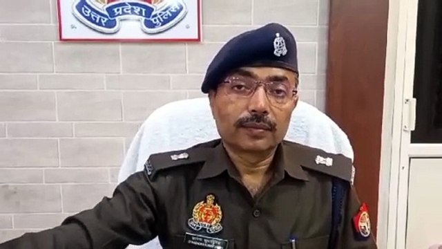 16 साल की लड़की को नहाते समय चाचा ने देखा, फिर की रेप की कोशिश, असफल होने पर…